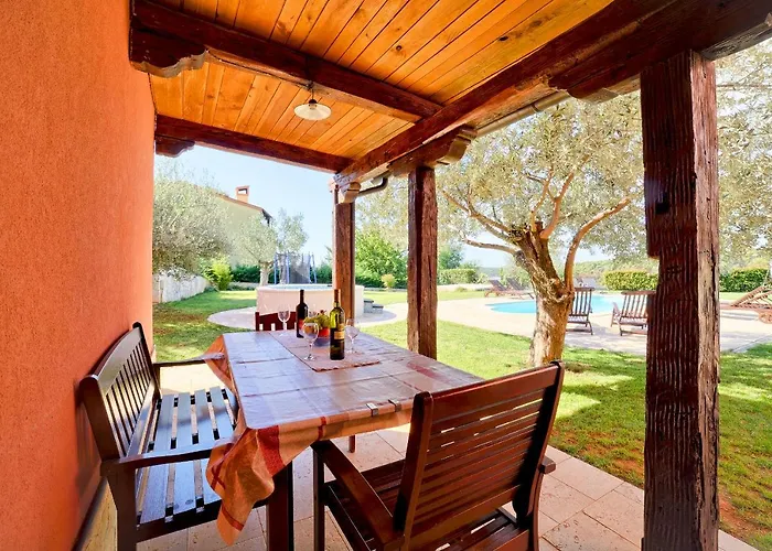 Mare3 With Pool, Sea View And Hydromassage *